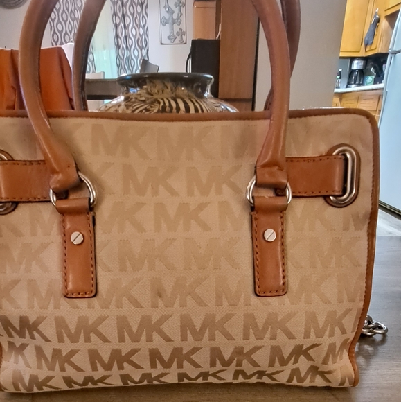Michael Kors Hamilton's satchel - Picture 2 of 10